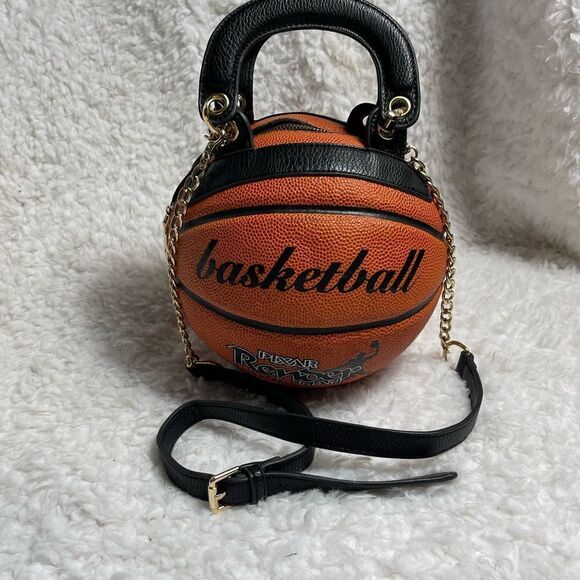 Pixar basketball shape Pu leather handbag with detachable crossbody strap - Picture 10 of 10